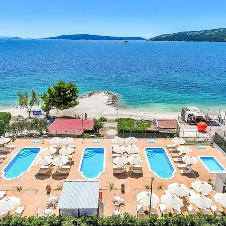 Medena-2 By Interhome Τρογκίρ